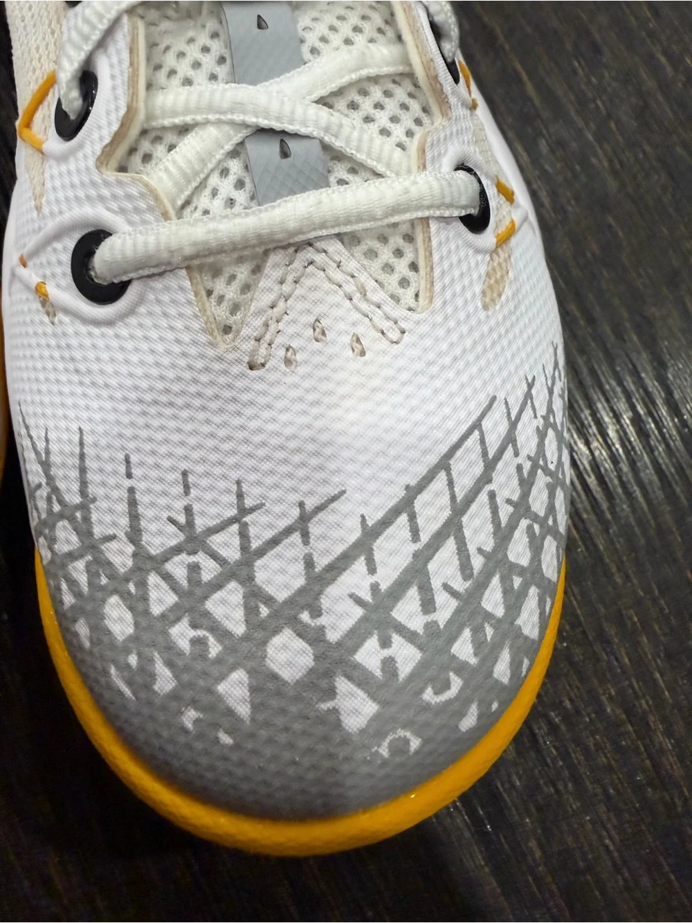 Nike Zoom Kobe Venomenon 4 White University Gold size 8.5
